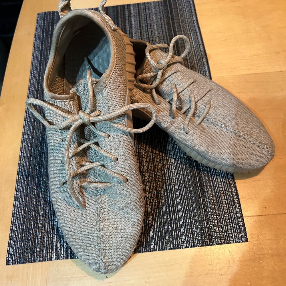 ADIDAS YEEZY BOOST MEN'S SHOE SIZE 10